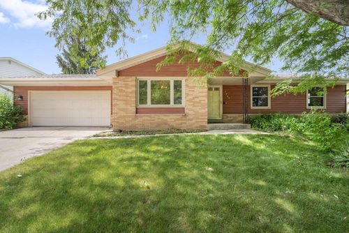 7565 S Lenox Avenue, Oak Creek, WI, 53154 | Card Image