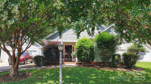 160 Tarrington Dr, Statesville, NC, 28625-2749 | Card Image