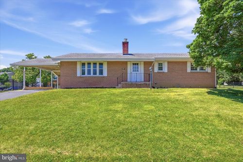 101 Locust Ave, Winchester, VA, 22601-4943 | Card Image