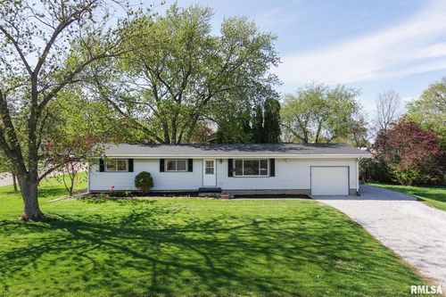 201 Heritage Ln, Delavan, IL, 61734-9211 | Card Image