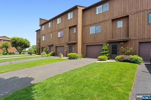 56 Metro Vista Dr, Hawthorne, NJ, 07506-3428 | Card Image