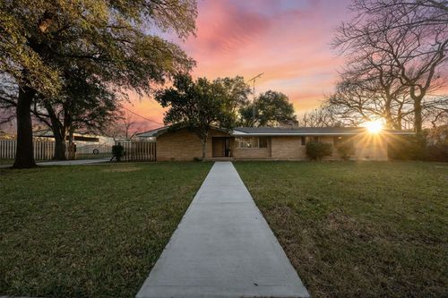 506 E Avenue G, Valley Mills, TX, 76689-4545 | Card Image