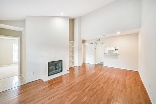 apt-334-1860 White Oak Dr, Houston, TX, 77009-7572 | Card Image