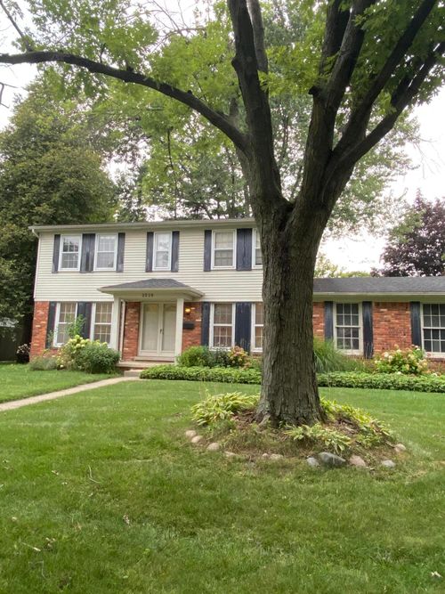 2539 Kingston Dr, Troy, MI, 48084-2706 | Card Image