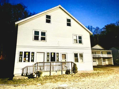 676 Fountain St, Ashland, PA, 17921-9015 | Card Image