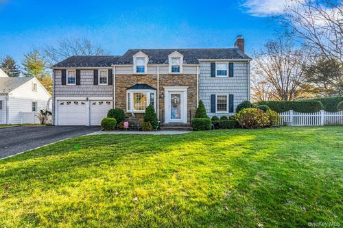 142 Cambridge Ave, Garden City, NY, 11530-4235 | Card Image