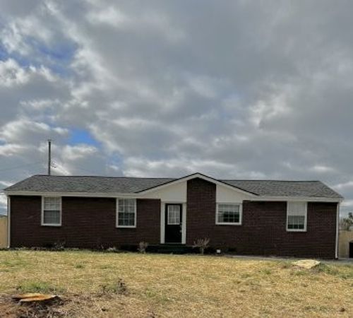 105 Ambrose Dr, Clarksville, TN, 37042-3325 | Card Image