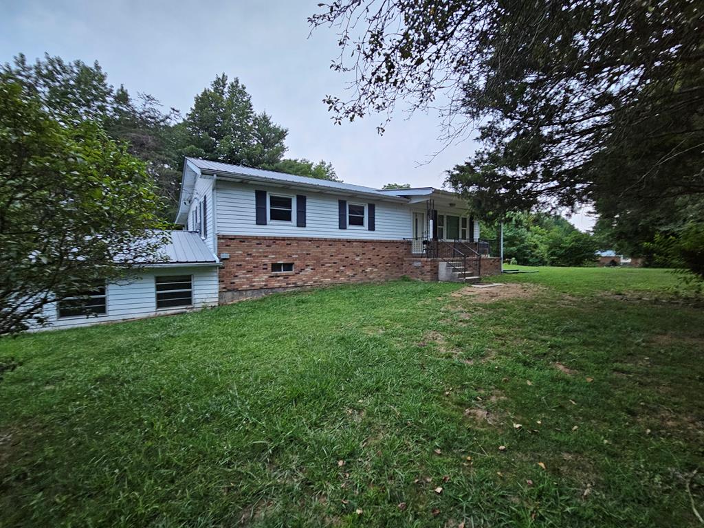 Hickory Ave, Monterey, TN 38574