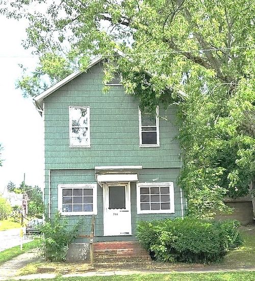 766 Lathrop St, New Castle, PA, 16101-4842 | Card Image