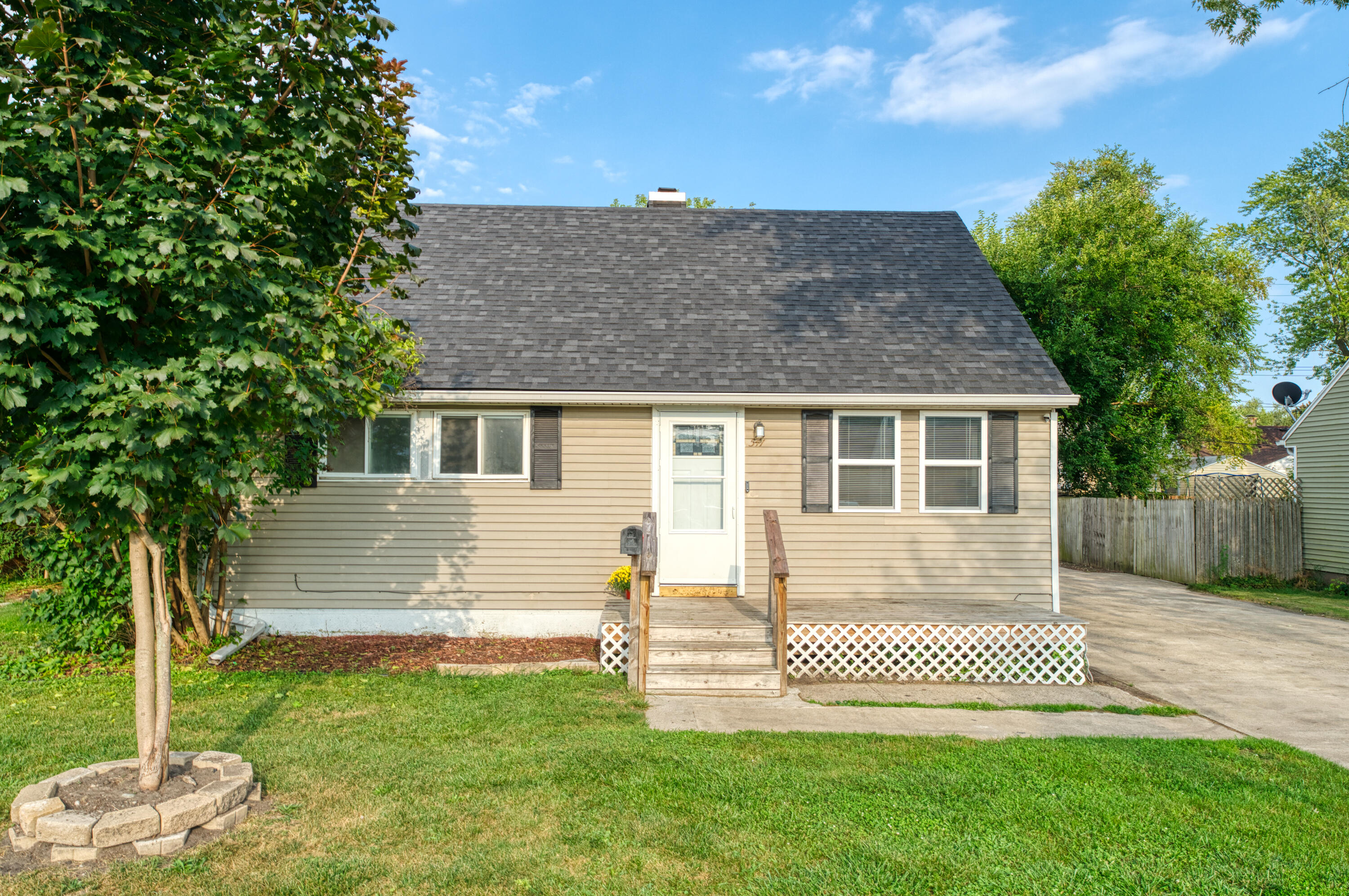Woodlawn Ave, Ypsilanti, MI 48198