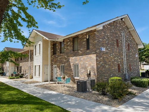 15-15 Sierra Ct, Coram, NY, 11727-1520 | Card Image
