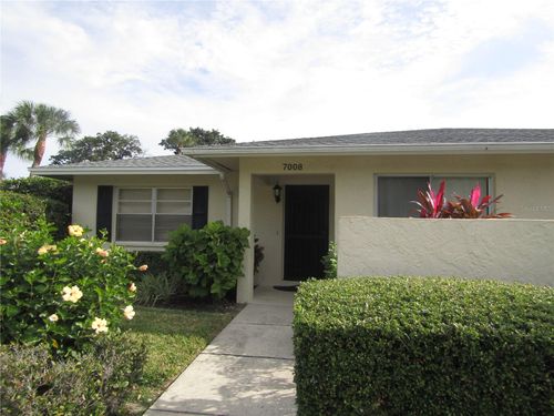 136-7008 W Country Club Dr N, SARASOTA, FL, 34243-3513 | Card Image
