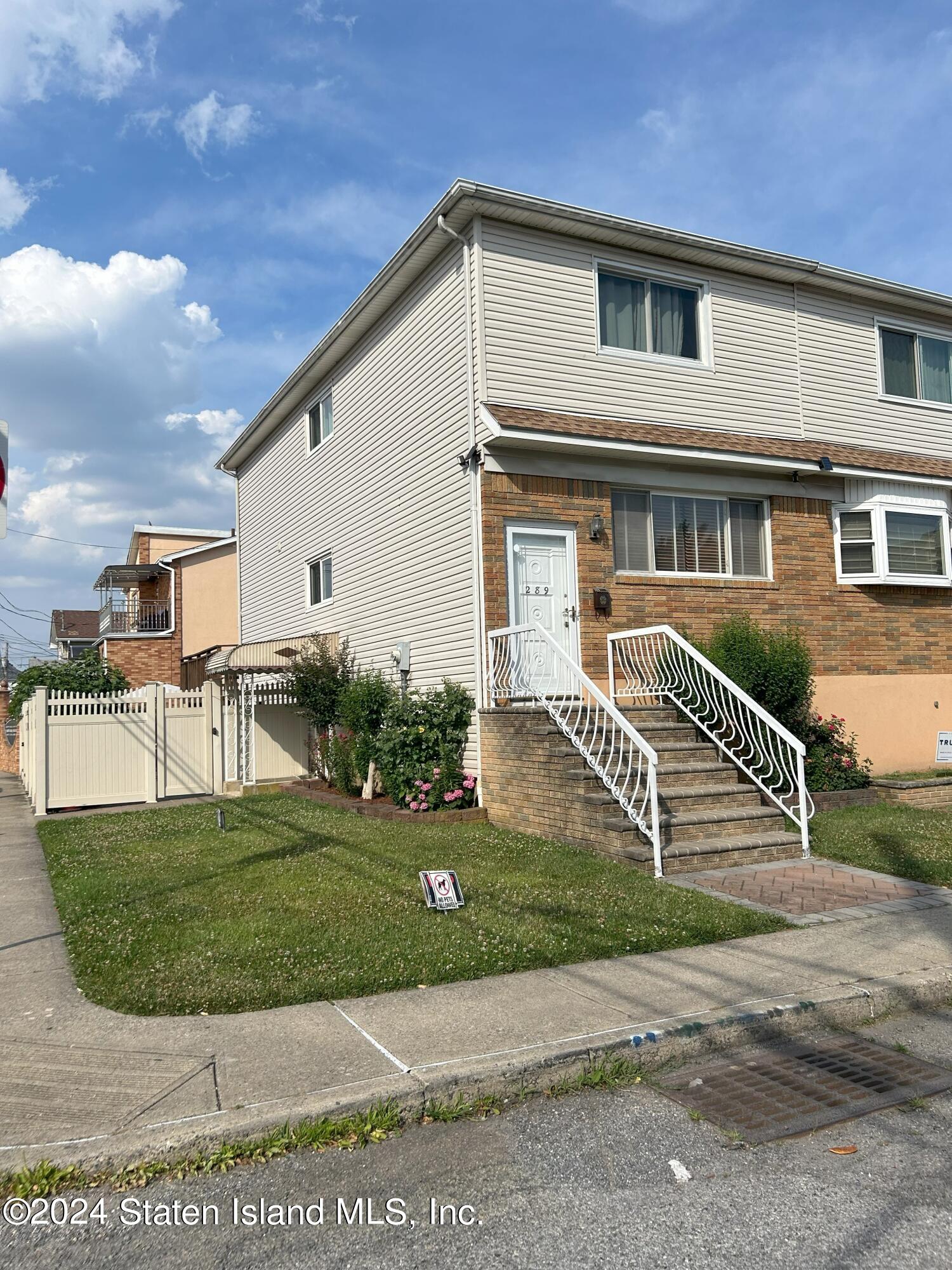 Adams Ave, Staten Island, NY 10306