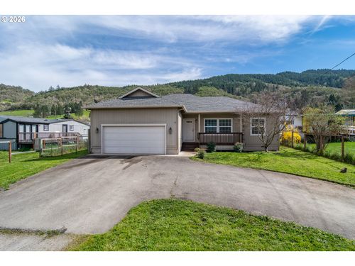 1102 Cook St, Myrtle Creek, OR, 97457-7435 | Card Image