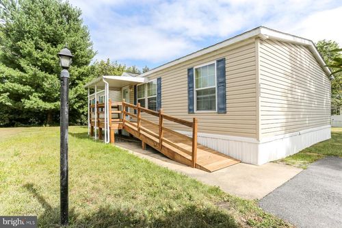 6002 Hummingbird Dr, MECHANICSBURG, PA, 17050-2040 | Card Image