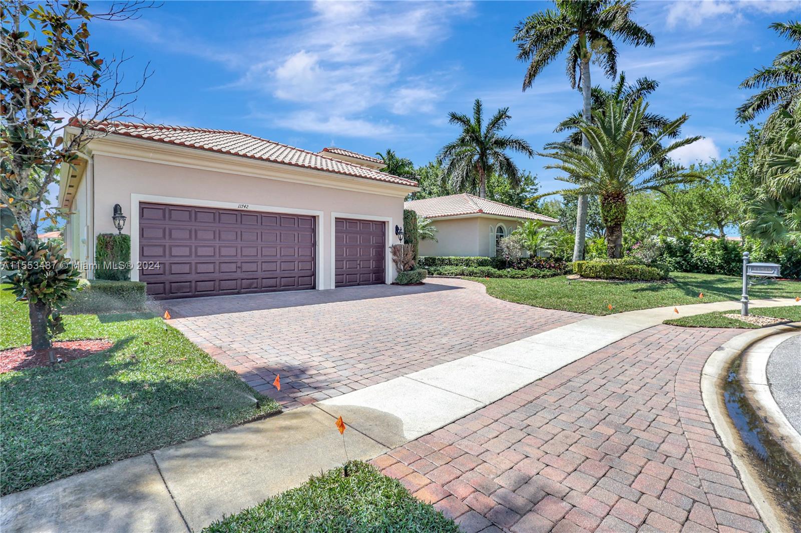 Sunrise View Ln, Wellington, FL 33449