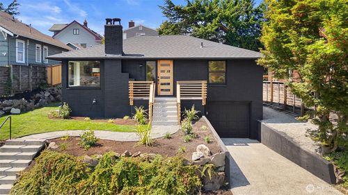 8019 Bagley Ave N, Seattle, WA, 98103-4541 | Card Image