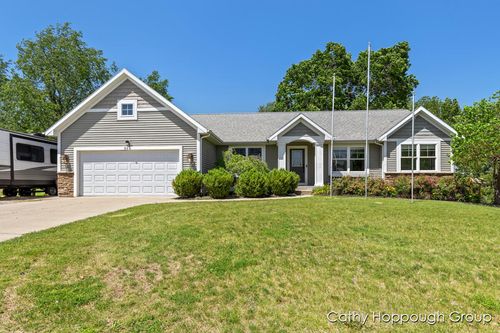 950 Whitetail Ct, Ionia, MI, 48846-8744 | Card Image