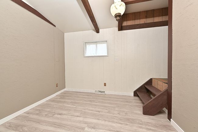 ROOM LEADING TO STAIRS | Image 20