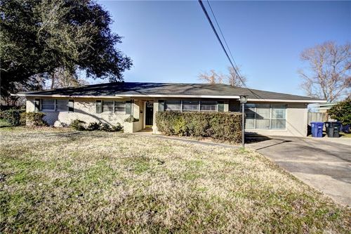 332 Bird Ave, Natchitoches, LA, 71457-5218 | Card Image