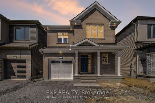 1027 Showman St, Richmond, ON, K0A2Z0 | Card Image