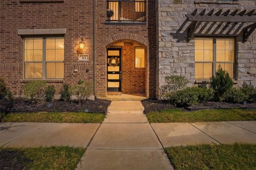 311 Ukiah St, Lewisville, TX, 75056-6799 | Card Image