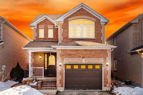 47 Twin Pines Cres, Brampton, ON, L7A1M8 | Card Image
