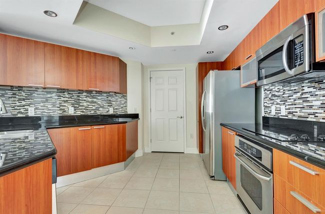 UNIT-1107 - 241 Riverside Dr, Condo with 2 bedrooms, 2 bathrooms and null parking in HOLLY HILL FL | Image 11