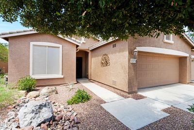 42076 W Miller Lane, Home with 2 bedrooms, 2 bathrooms and null parking in Maricopa AZ | Image 2