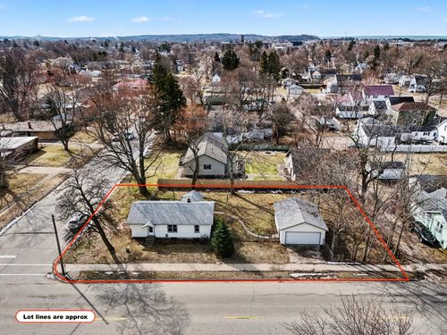 306 E Tinkham Ave, Ludington, MI, 49431-1499 | Card Image