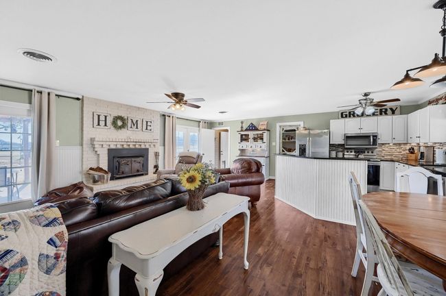 603 Kiowa Dr W, House other with 3 bedrooms, 2 bathrooms and null parking in Lake Kiowa TX | Image 4