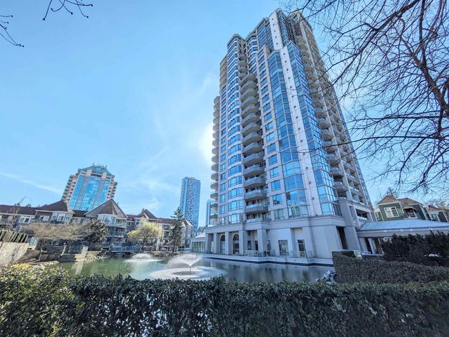 2002 - 3070 Guildford Way, Condo with 2 bedrooms, 2 bathrooms and 1 parking in Coquitlam BC | Image 1