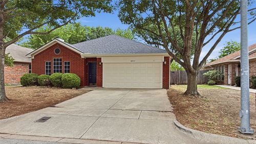 10517 Fossil Hill Drive, Fort Worth, TX, 76131 | Card Image