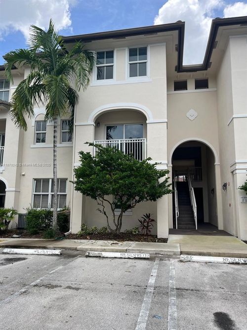 apt-220-11401 Nw 89th St, Doral, FL, 33178-1776 | Card Image
