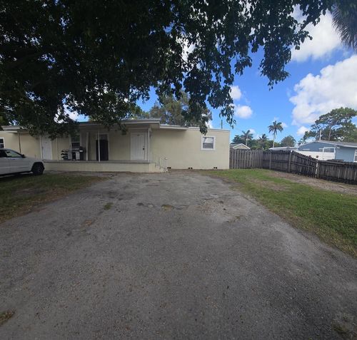 1220 Kent St, West Palm Beach, FL, 33415-4702 | Card Image