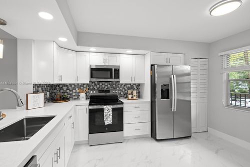 apt-206n-12500 Sw 6th St, Pembroke Pines, FL, 33027-6737 | Card Image