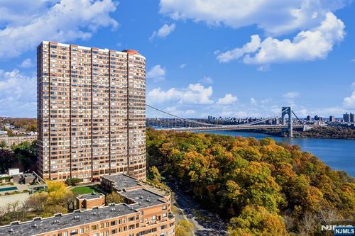 100 Old Palisade Rd, Fort Lee, NJ, 07024-7064 | Card Image