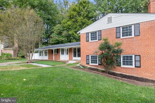 9002 Teddy Rae Ct, SPRINGFIELD, VA, 22152-2644 | Card Image