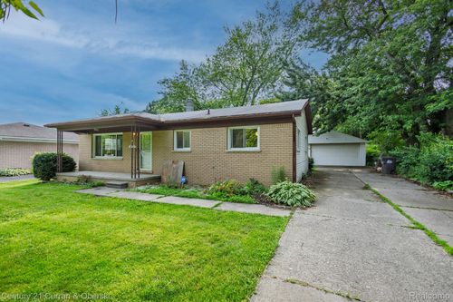 10756 Oak St, Taylor, MI, 48180-7300 | Card Image