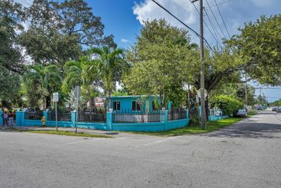 9900 Nw 8th Avenue, House other with 3 bedrooms, 2 bathrooms and null parking in Miami FL | Image 3