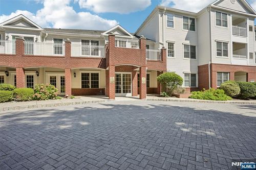 80 Ridgewood Rd, Township Of Washington, NJ, 07676-5131 | Card Image