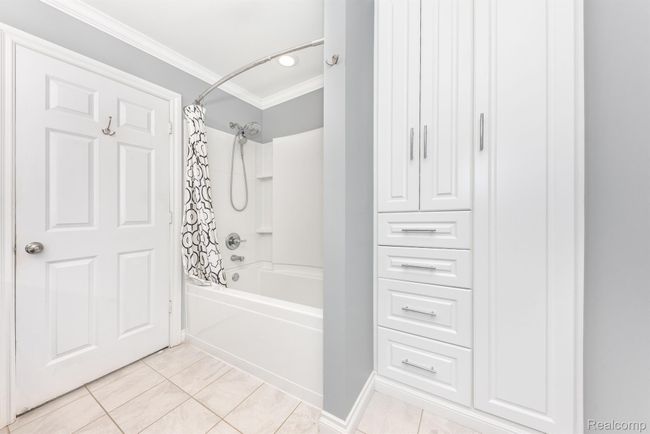 8354 Crab Apple Trl, House other with 4 bedrooms, 3 bathrooms and null parking in Dexter MI | Image 32