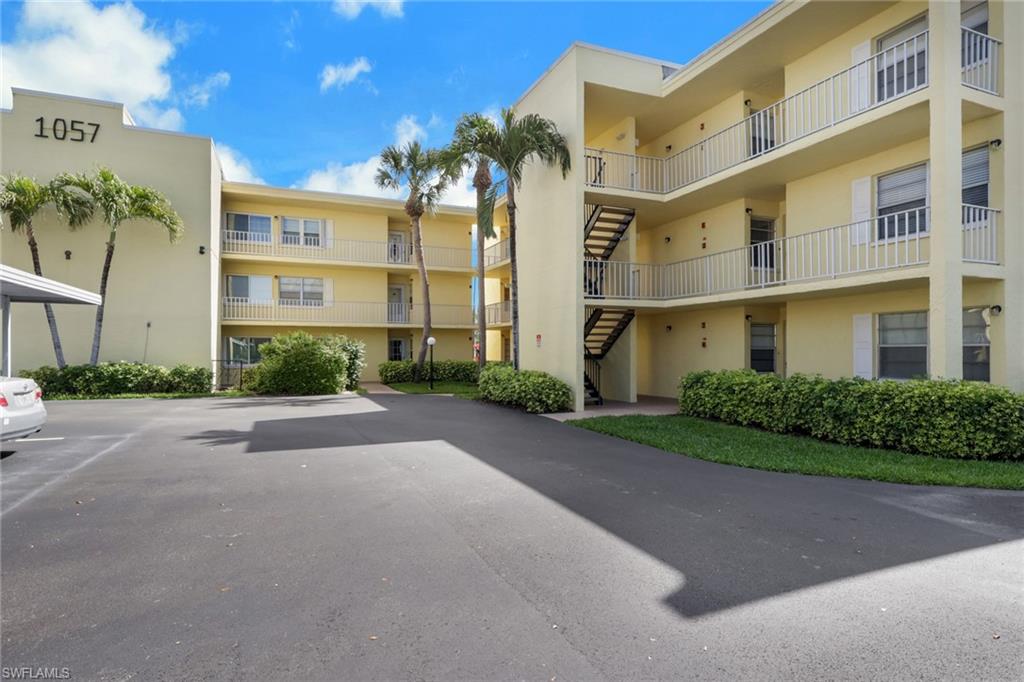 Residential in NAPLES 2