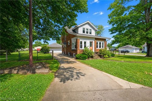 139 East Ave Ne, Tuscarawas, OH, 44682 | Card Image