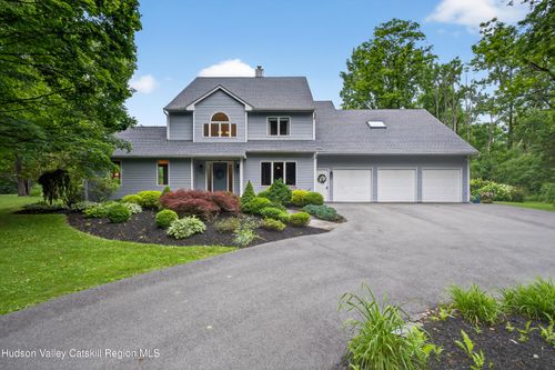 109 Sleight Plass Rd, Poughkeepsie, NY, 12603-6121 | Card Image