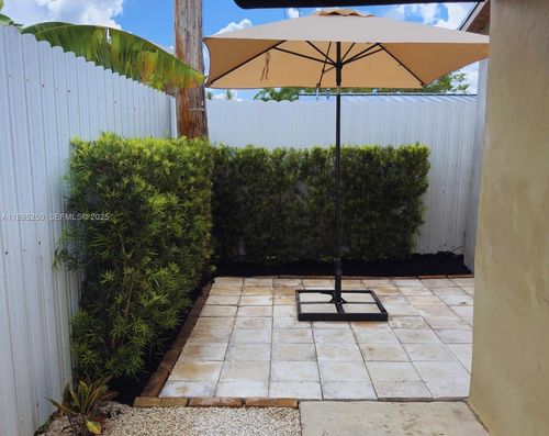 1-11611 Nw 57th Ct, Hialeah, FL, 33012-6624 | Card Image