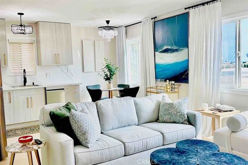 apt-1-5267 E Ocean Blvd, Long Beach, CA, 90803-3386 | Card Image