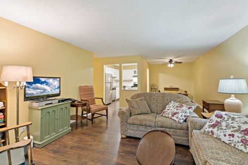 206-5607 Green Circle Drive, Minnetonka, MN, 55343 | Card Image