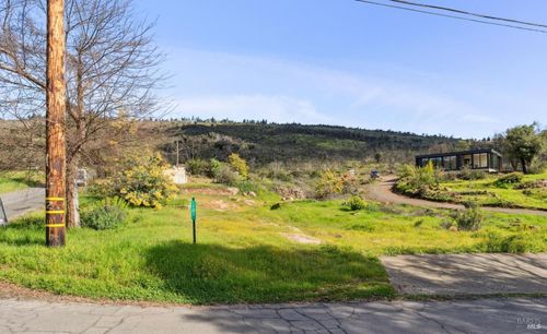 101 Pine Place, St. Helena, CA, 94574 | Card Image