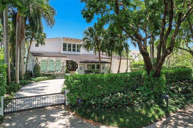 7233 Los Pinos Blvd, House other with 5 bedrooms, 6 bathrooms and null parking in Coral Gables FL | Image 1